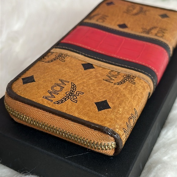💯Authentic MCM long Wallet 🍀 - Picture 9 of 13